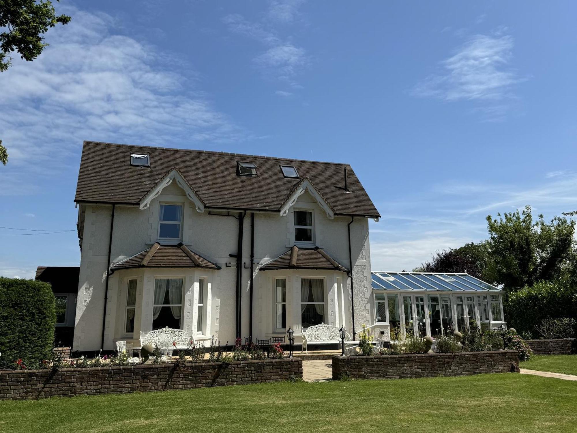 Hookwood Lodge London Gatwick Horley Exterior foto